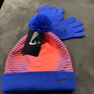 Nike hat and gloves